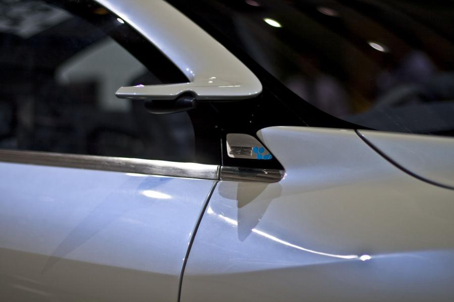  Renault Fluence Z.E. Concept 2009 года  (фото 56 из 103)